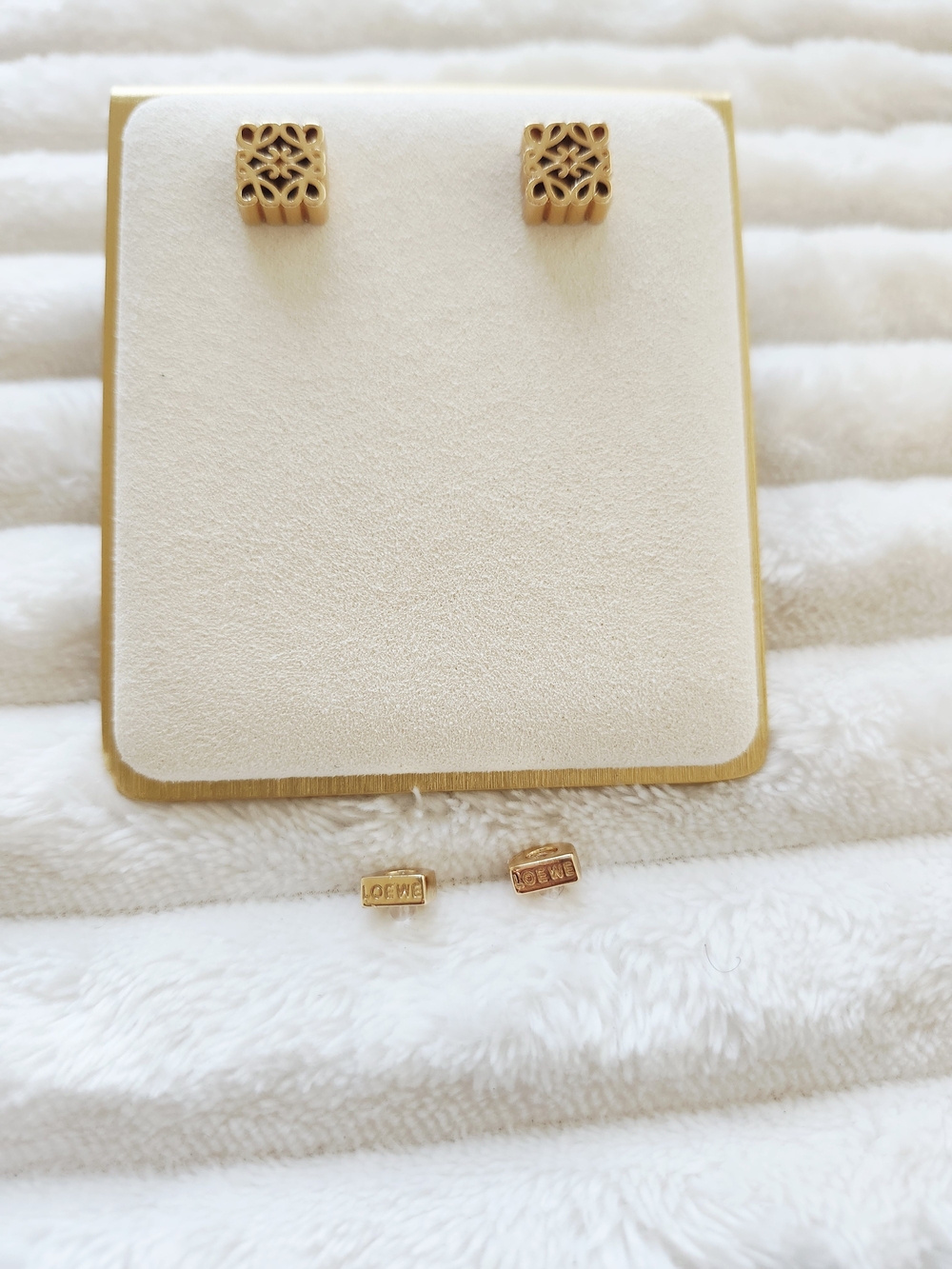 Loewe Anagram Stud Earrings Gold Tone Square Openwork Logo - Picture 5 of 5